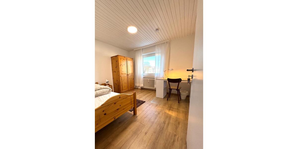 Wohnen auf Zeit Villingen-Schwenningen Schwenningen - 1 Zimmer, 11 m&sup2;, 355&euro; | Angebot:26691480