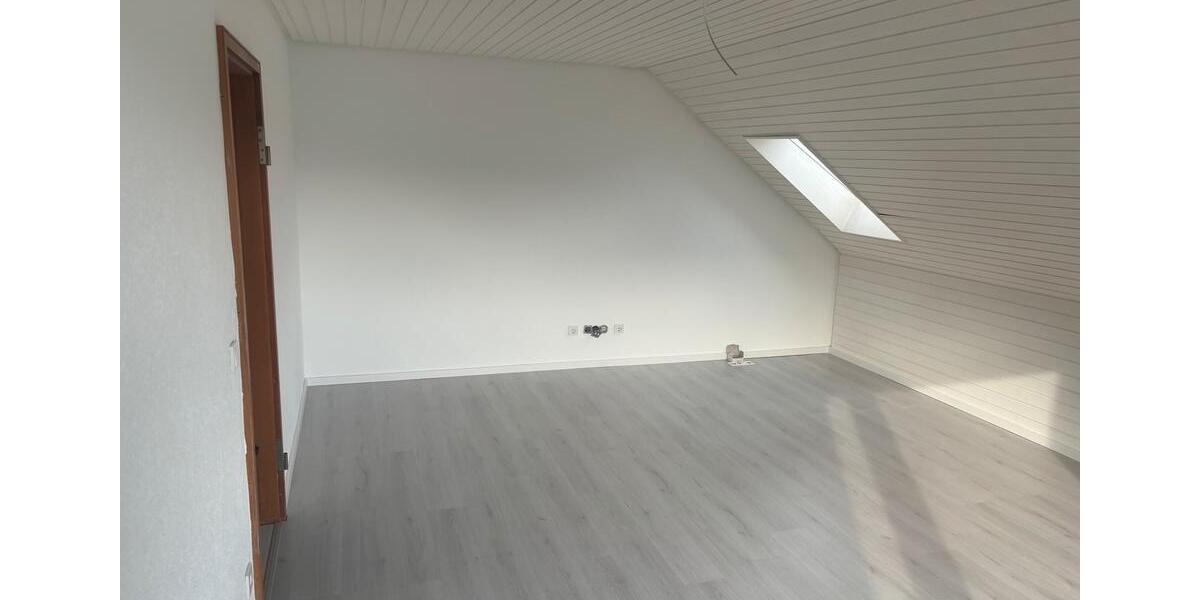 Dachgeschoßwohnung Tauberbischofsheim - 3 Zimmer, 110 m&sup2;, 850&euro; | Angebot:24840624