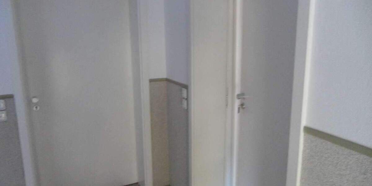 auch WG geeignet !!! Toll sanierte Wohnung, zentrumsnah, Balkon, Parkett, Vorratsraum 2 zimmer