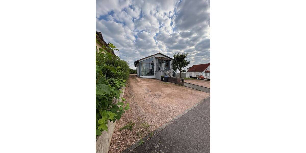 Einfamilienhaus Losheim am See Niederlosheim - 7 Zimmer, 307 m&sup2;, 1.400&euro; | Angebot:26658391