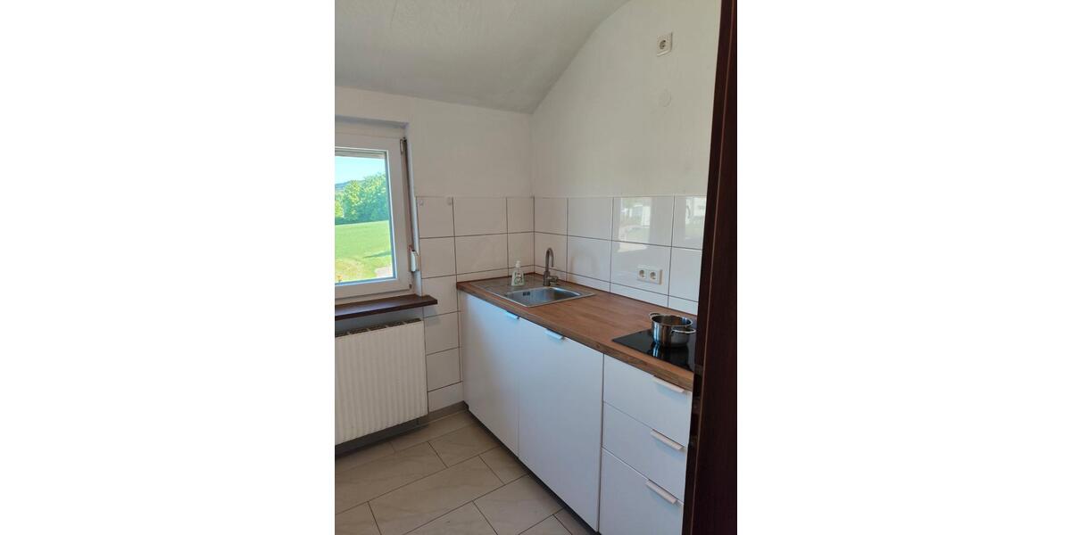 Dachgeschoßwohnung Ellwangen (Jagst) - 4 Zimmer, 80 m&sup2;, 790&euro; | Angebot:26679245