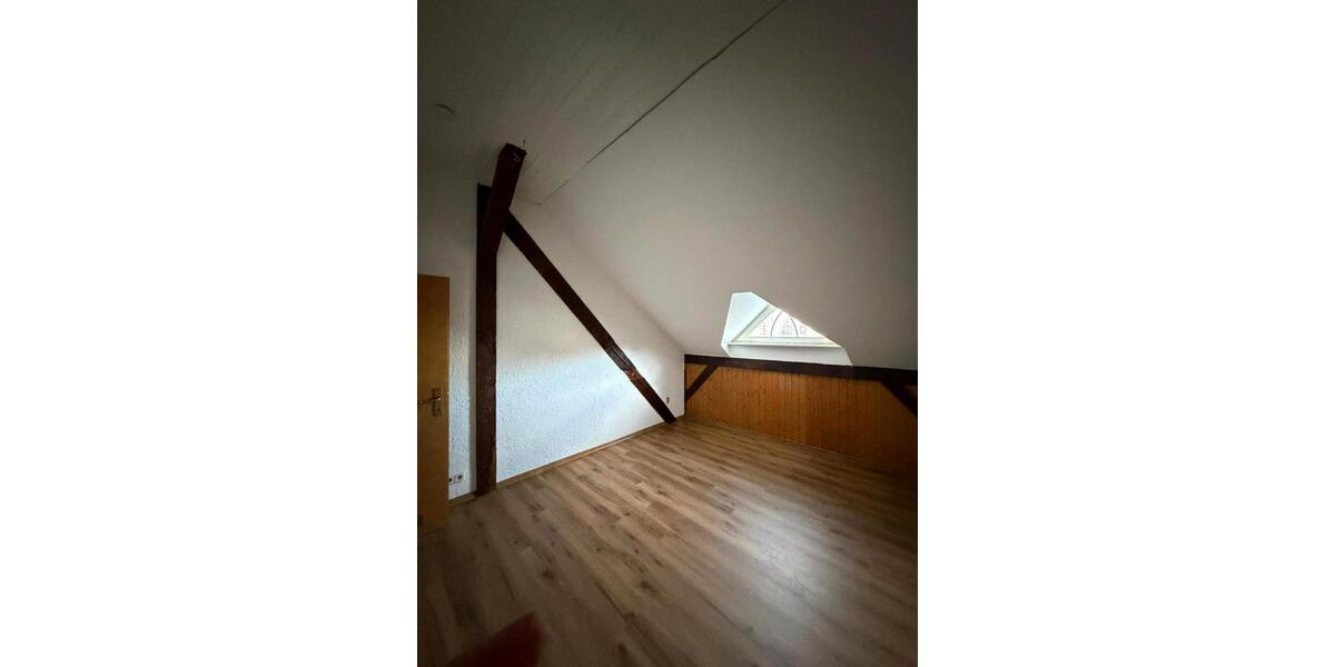 Dachgeschoßwohnung Torgau - 4 Zimmer, 101 m&sup2;, 910&euro; | Angebot:26199130