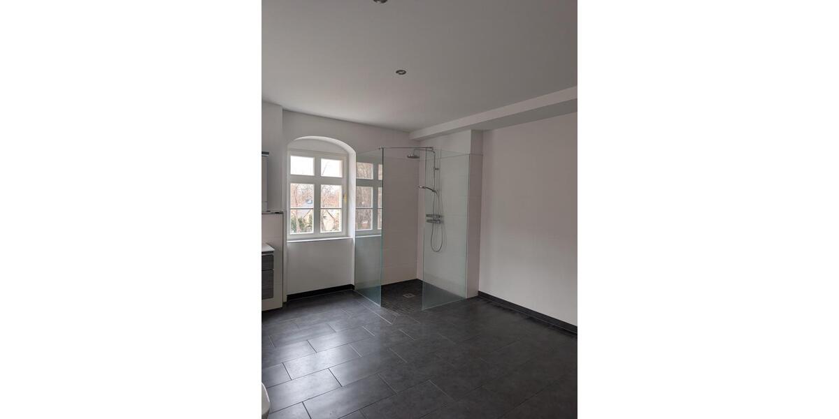 Etagenwohnung Radebeul - 3 Zimmer, 151 m&sup2;, 1.950&euro; | Angebot:25120921