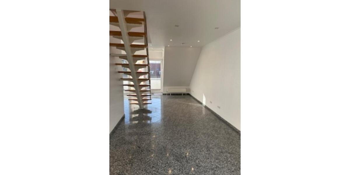 Dachgeschoßwohnung Kiel Elmschenhagen - 3 Zimmer, 104 m&sup2;, 1.200&euro; | Angebot:25717953