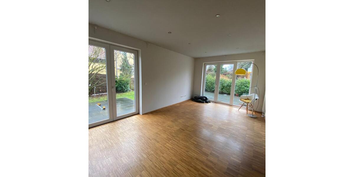 Schöne Doppelhaushälfte mit Garten in ruhiger Lage 4 zimmer