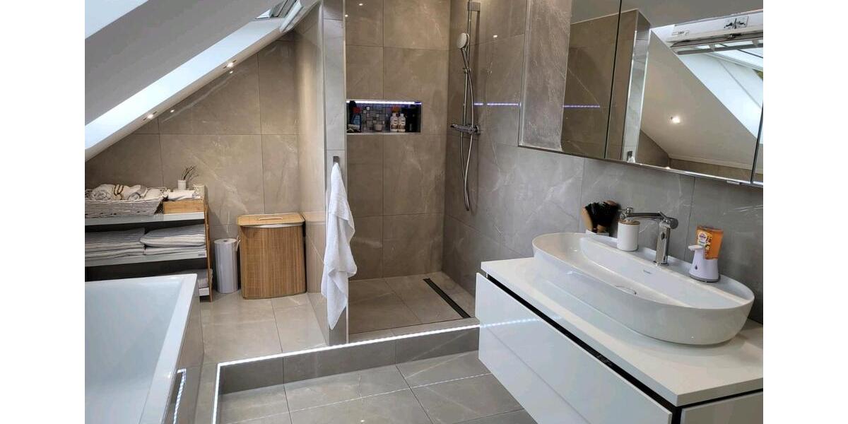 Dachgeschoßwohnung Bretten - 4 Zimmer, 105 m&sup2;, 1.250&euro; | Angebot:24630747