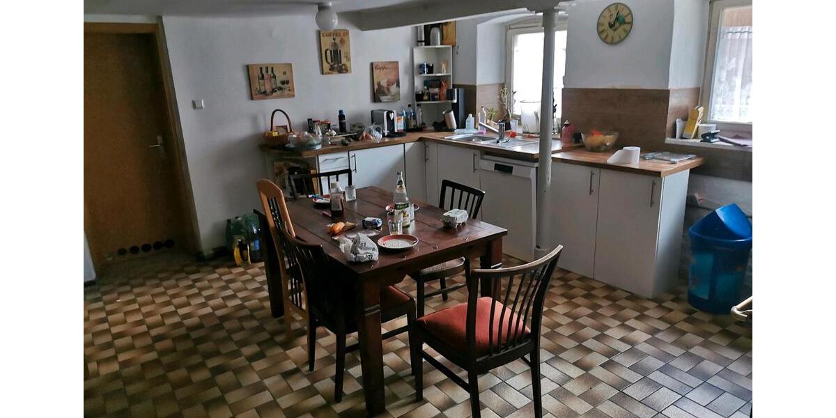 Etagenwohnung Weikersheim - 6 Zimmer, 217 m&sup2;, 980&euro; | Angebot:26697085