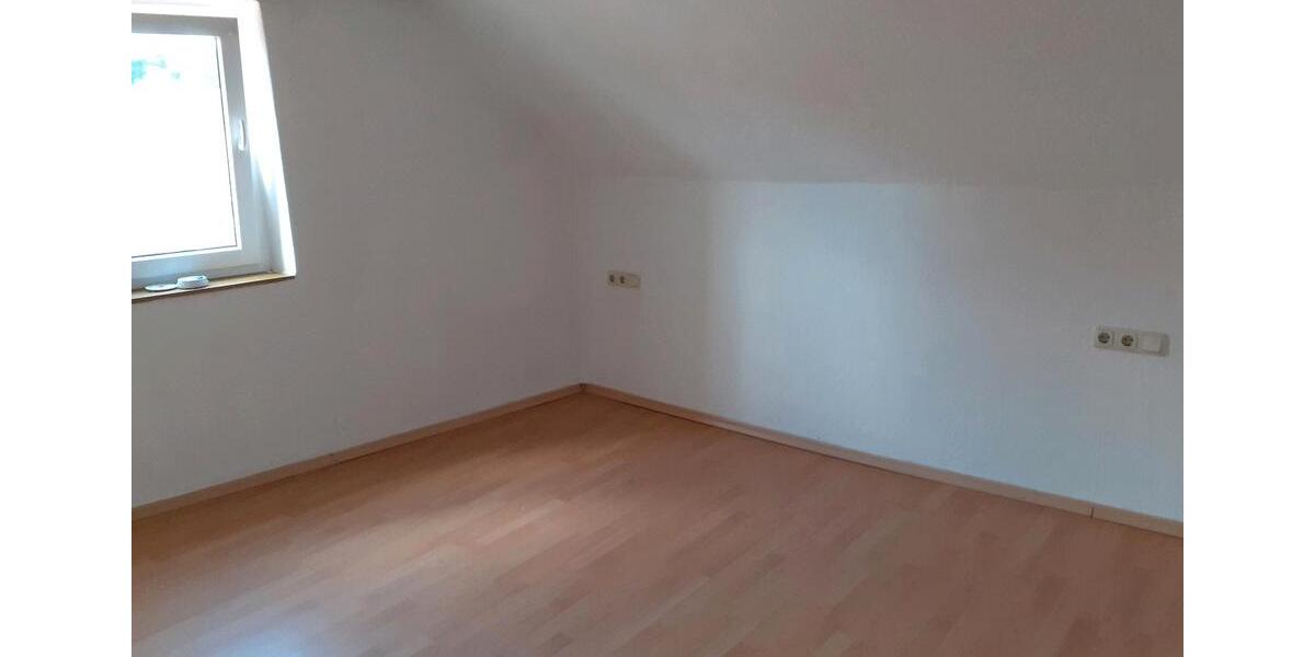 Dachgeschoßwohnung Burghaslach - 2 Zimmer, 60 m&sup2;, 550&euro; | Angebot:26592603