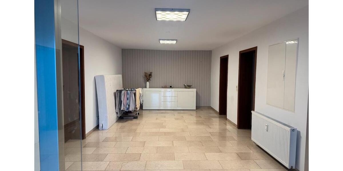 Erdgeschoßwohnung Sinsheim - 4 Zimmer, 130 m&sup2;, 1.200&euro; | Angebot:24719623