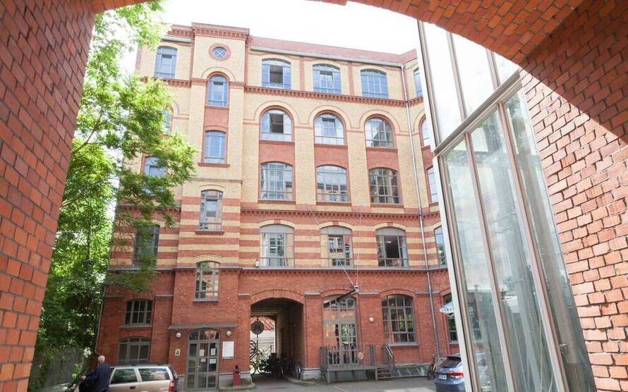 Arbeitstische in der Fabrik für Kreative in Kreuzberg - All-in-Miete