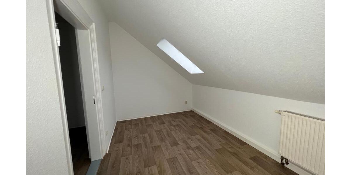 Gemütliche 3 Raum DG Wohnung mit Garten am Haus - unterhalb der Osterburg! - Dachgeschoßwohnung Weida Liebsdorf | Angebot:26146312