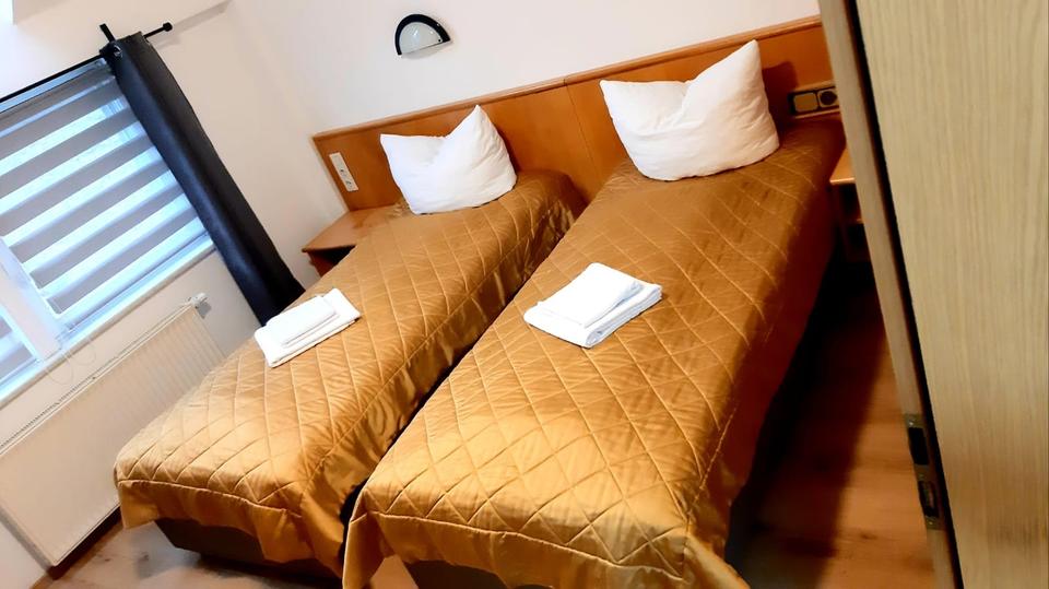 Wohnen auf Zeit Albertshofen - 9 Zimmer, 15 m&sup2;, 18&euro; | Angebot:24505272