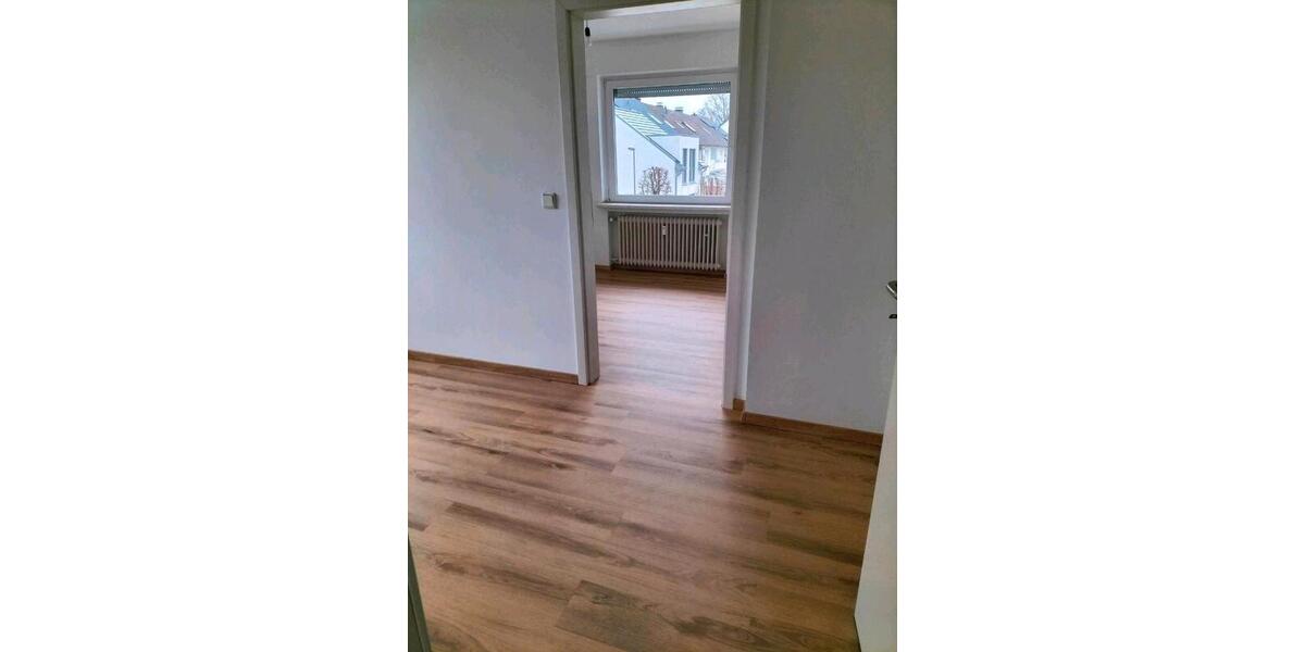 Etagenwohnung Paderborn Neuenbeken - 5 Zimmer, 100 m&sup2;, 900&euro; | Angebot:25994216