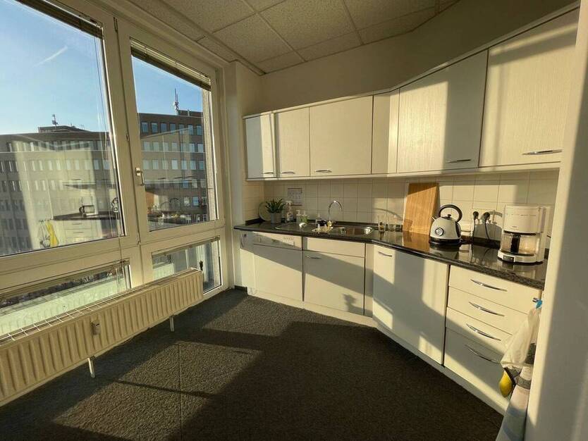 Modernes Büro mit Dachterrasse in Reinickendorf - All-in-Miete