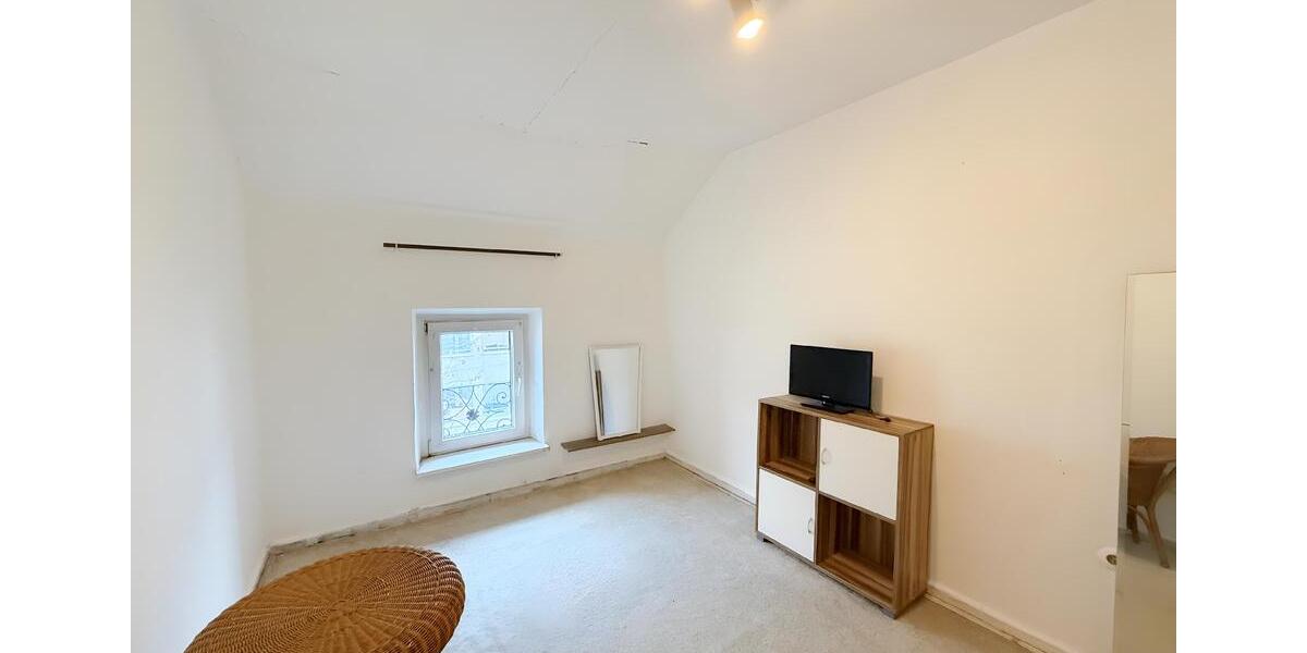 Etagenwohnung Krefeld - 4 Zimmer, 60 m&sup2;, 500&euro; | Angebot:25320603