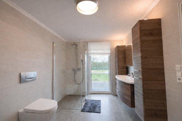 Einfamilienhaus Brackel - 7 Zimmer, 220 m&sup2;, 2.400&euro; | Angebot:26698292