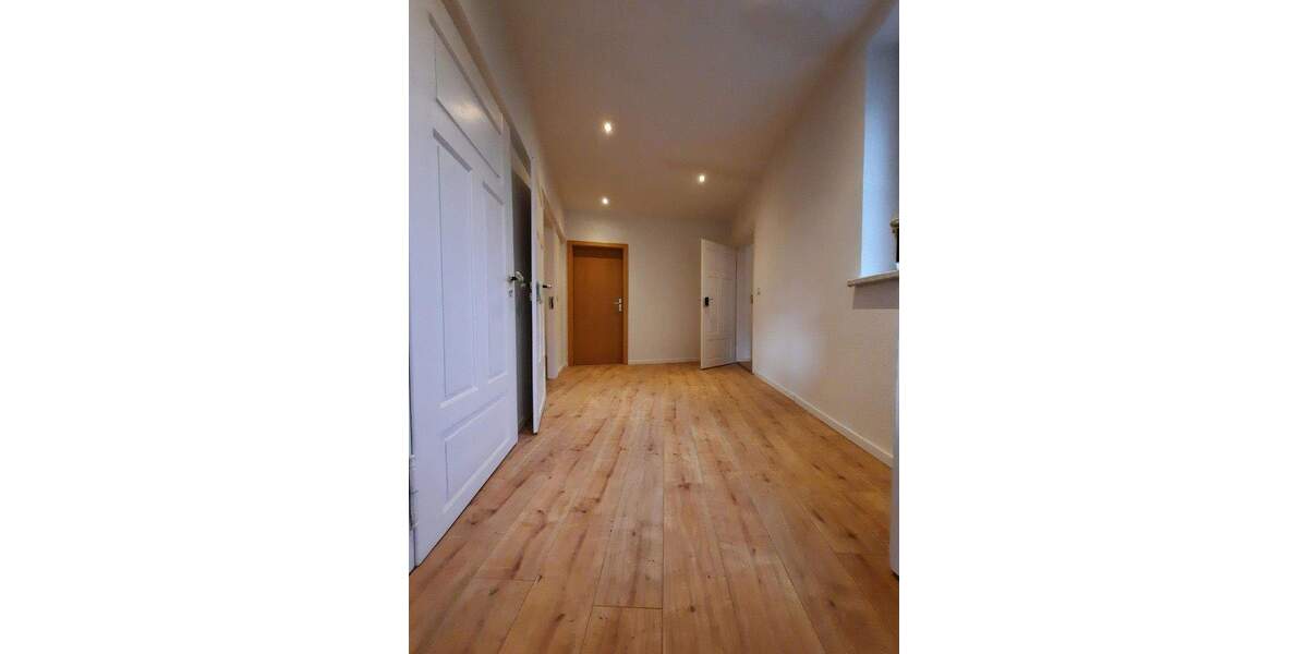 Mehrfamilienhaus, Wohnhaus Sachsen - Limbach-Oberfrohna Limbach-Oberfrohna - 3 Zimmer, 77 m&sup2;, 480&euro; | Angebot:24792288