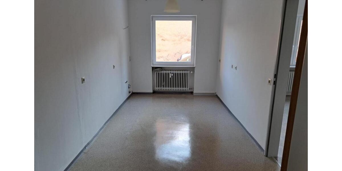 Erdgeschoßwohnung Marktredwitz - 4 Zimmer, 100 m&sup2;, 650&euro; | Angebot:26594900