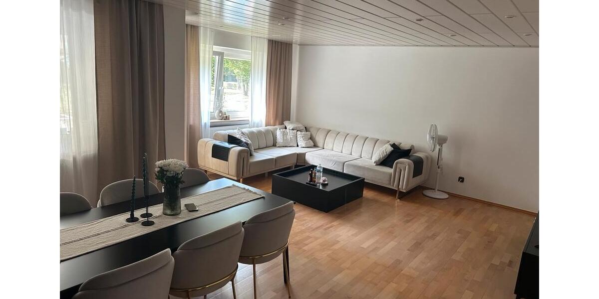 Attraktive 2 Zimmer Wohnung MöbliertTeilmöbiliert 2 zimmer