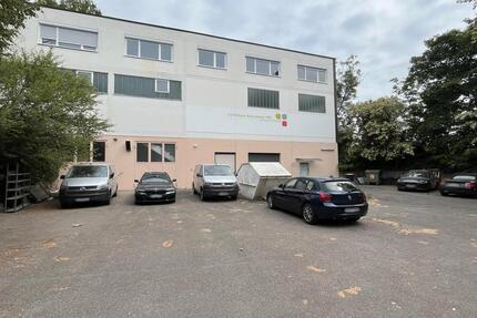 Großräumige und helle Büroetage zimmer