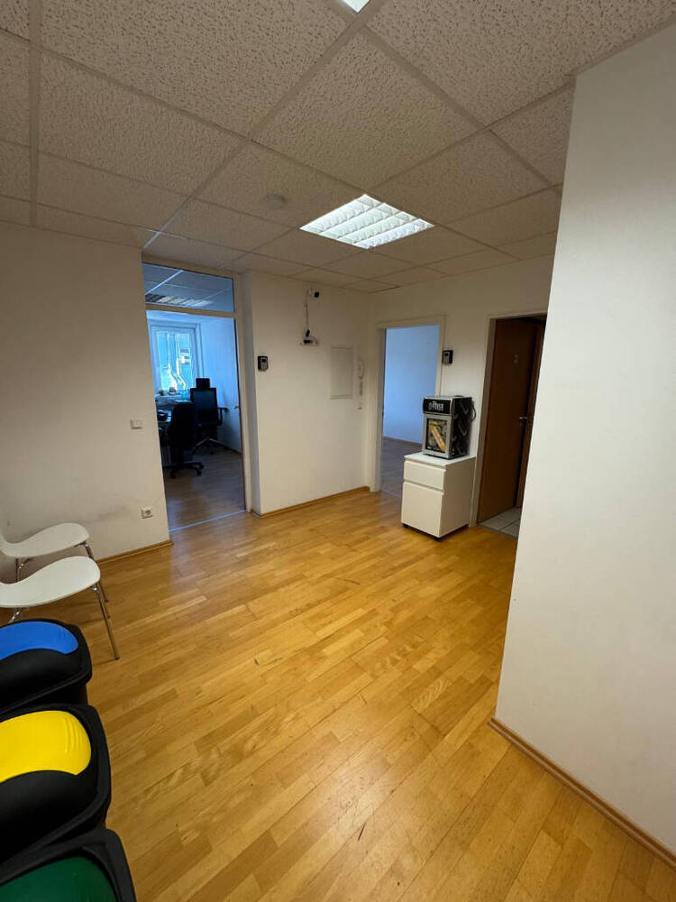 2 möblierte Büroräume (je 12?m²) in Saarbrücken - All-in-Miete