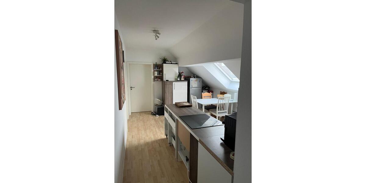 Dachgeschoßwohnung Karlsruhe Daxlanden - 4 Zimmer, 100 m&sup2;, 1.300&euro; | Angebot:25023270