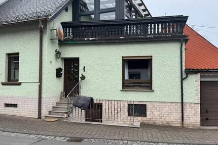 Haus Heimbach - 4 Zimmer, 140 m&sup2;, 825&euro; | Angebot:26148775