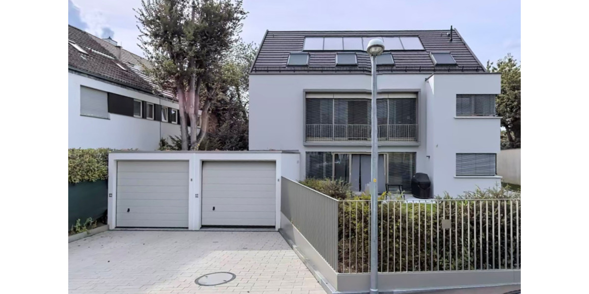 Lichtdurchflutete 3-Zimmer DG-Wohnung mit Balkon in S-Degerloch 3 zimmer