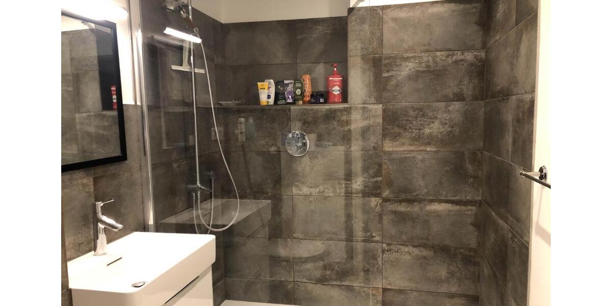 Schöne Wohnung im 1. OG mit Sonnenbalkon für 2 Personen 3 zimmer