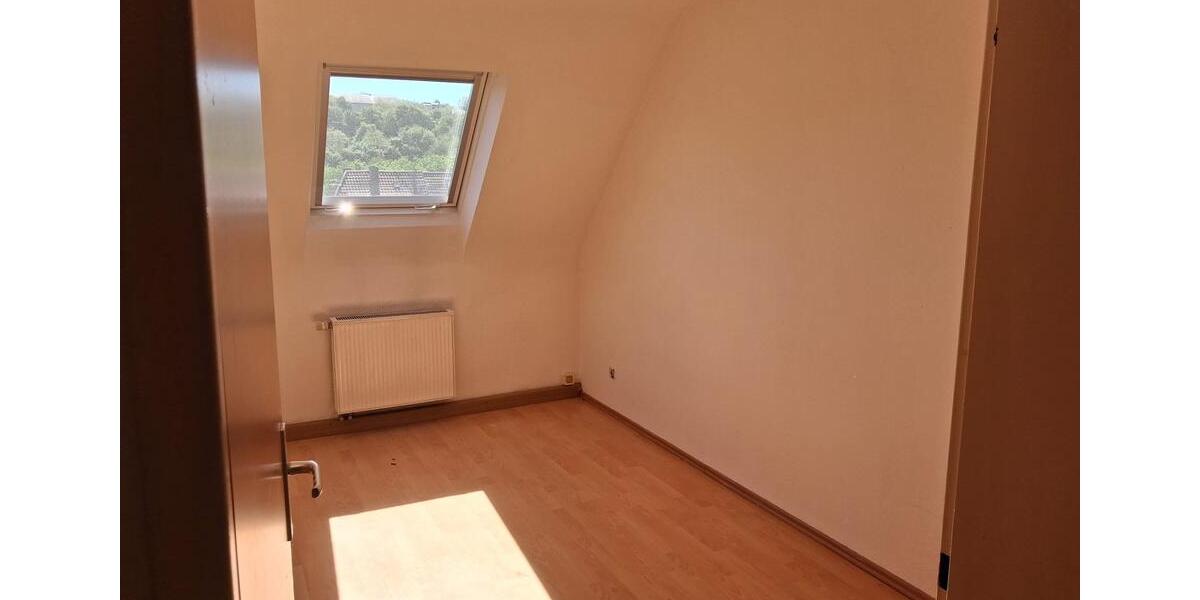 Dachgeschoßwohnung Neunkirchen - 4 Zimmer, 82 m&sup2;, 750&euro; | Angebot:26614999