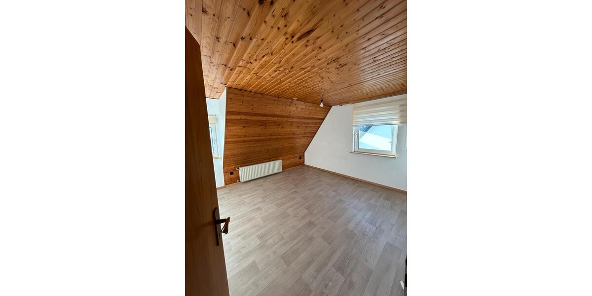 Dachgeschoßwohnung Werdohl - 2 Zimmer, 60 m&sup2;, 650&euro; | Angebot:24552233