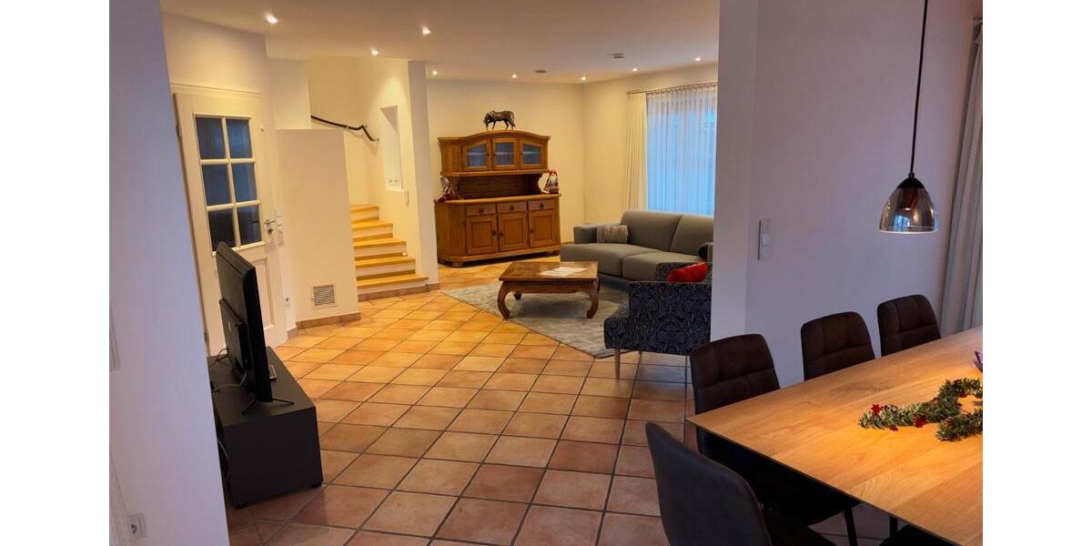 Reihenhaus Oberammergau - 7 Zimmer, 180 m&sup2;, 2.590&euro; | Angebot:24890679