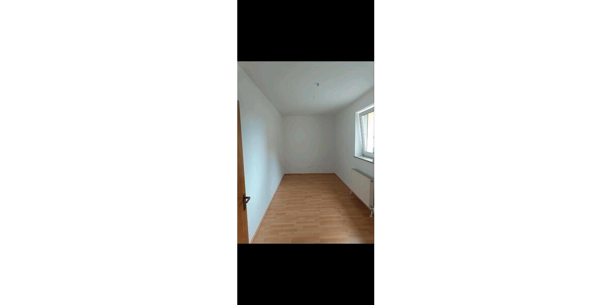 Erdgeschoßwohnung Deggendorf - 3.5 Zimmer, 89 m&sup2;, 960&euro; | Angebot:25840246