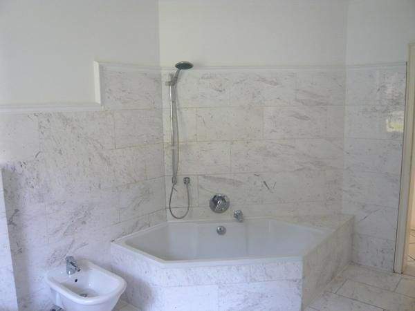 Etagenwohnung Herford Innenstadt - 4 Zimmer, 150 m&sup2;, 1.200&euro; | Angebot:25998879