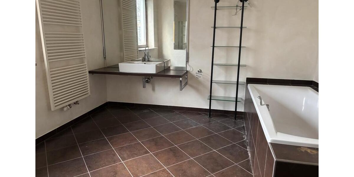 Einfamilienhaus Marktredwitz - 10 Zimmer, 281 m&sup2;, 1.500&euro; | Angebot:25873678