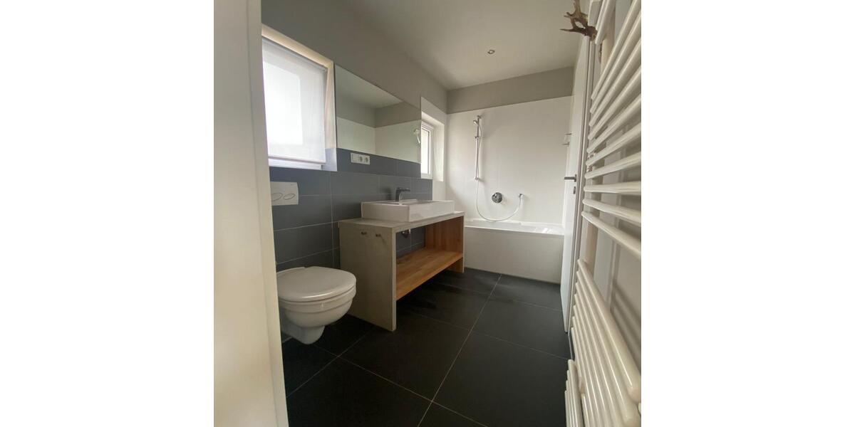 Schöne Doppelhaushälfte mit Garten in ruhiger Lage 4 zimmer