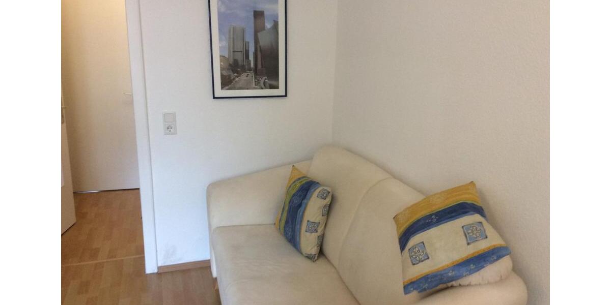 Möblierte 2 Zi Wohnung, DU City, 300 m HBF 2 zimmer