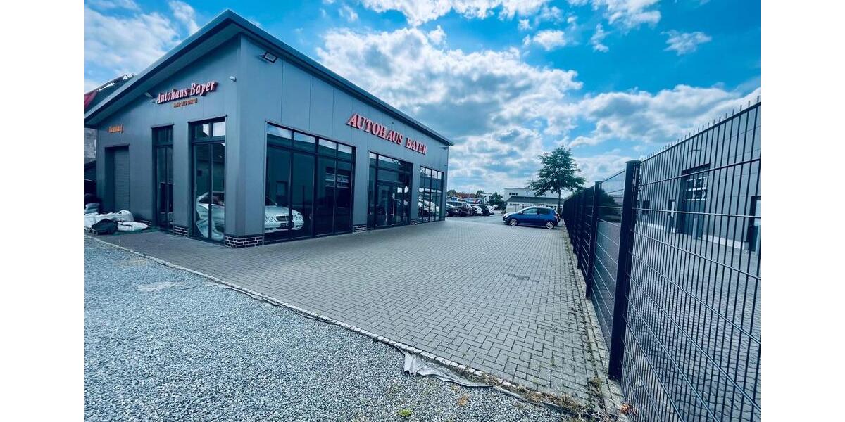 Autohaus mit 1.800 ma Showroom, Werkstatt & Fahrzeugstellplätzen zimmer