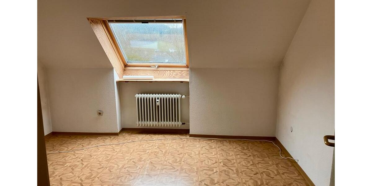 Dachgeschoßwohnung Hauneck - 3 Zimmer, 75 m&sup2;, 640&euro; | Angebot:25715275