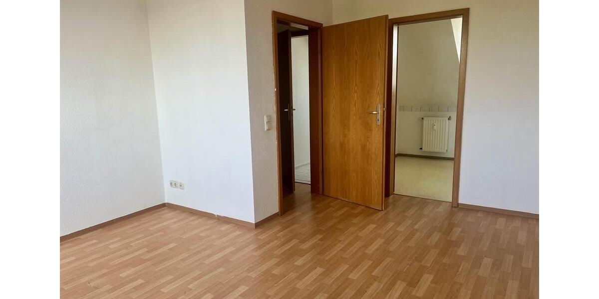 Große 2-Raum-Wohnung mit 60,5 m² im Dachgeschoss 2 zimmer