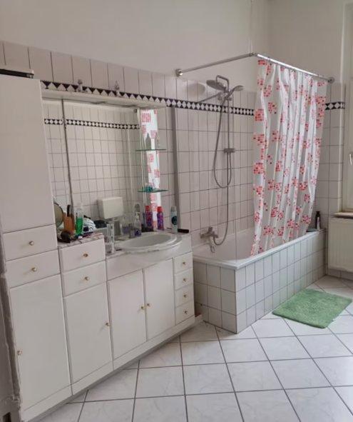 Etagenwohnung Emden - 1 Zimmer, 12 m&sup2;, 275&euro; | Angebot:26062844