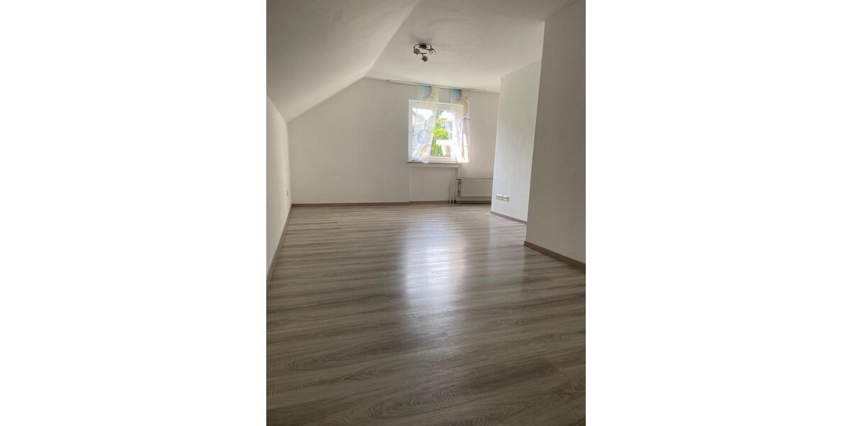 Dachgeschoßwohnung Gaildorf - 3 Zimmer, 68 m&sup2;, 800&euro; | Angebot:26634382