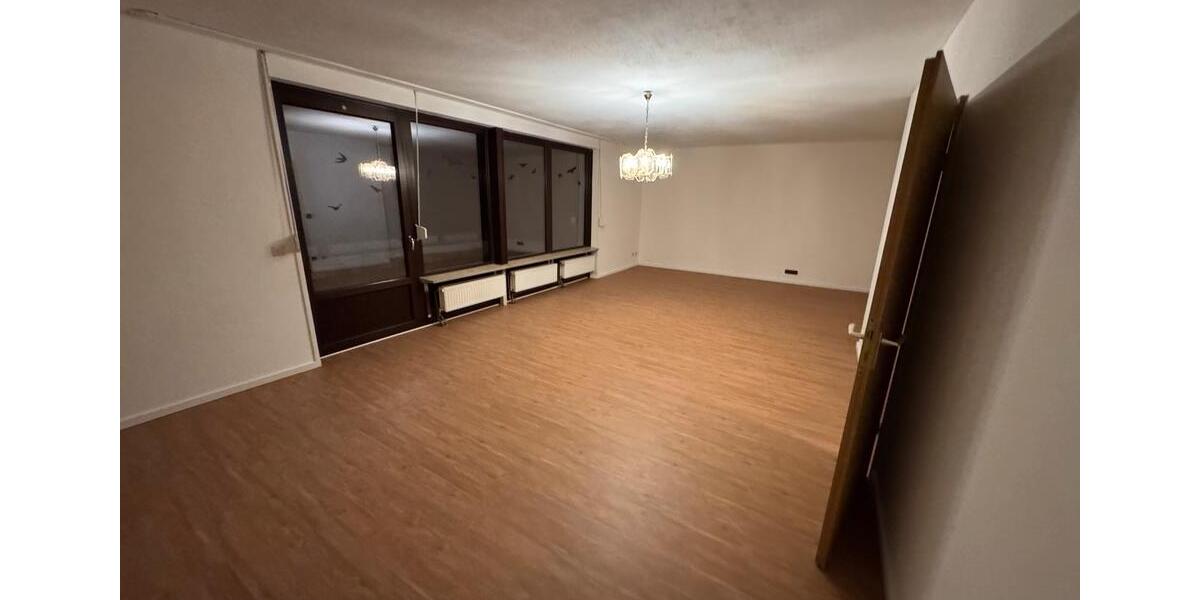 Freistehendes Haus mit ca. 200 m², Garten & Parkplatz 7 zimmer