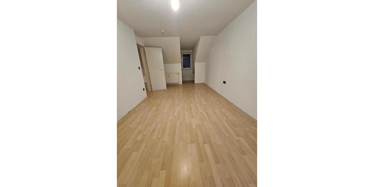 Dachgeschoßwohnung Cölbe - 3 Zimmer, 62 m&sup2;, 800&euro; | Angebot:26223337