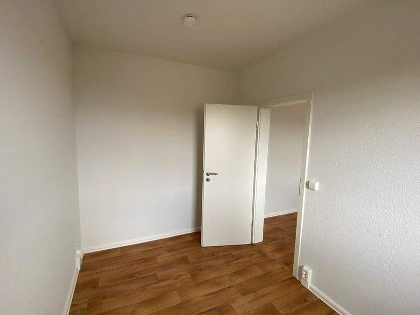 Familienfreundlich & modern: Sanierte Wohnung in bester Lageng ist bereit! 4 zimmer