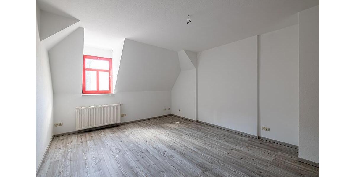 Dachgeschoßwohnung Riesa - 5 Zimmer, 149 m&sup2;, 1.050&euro; | Angebot:22699592