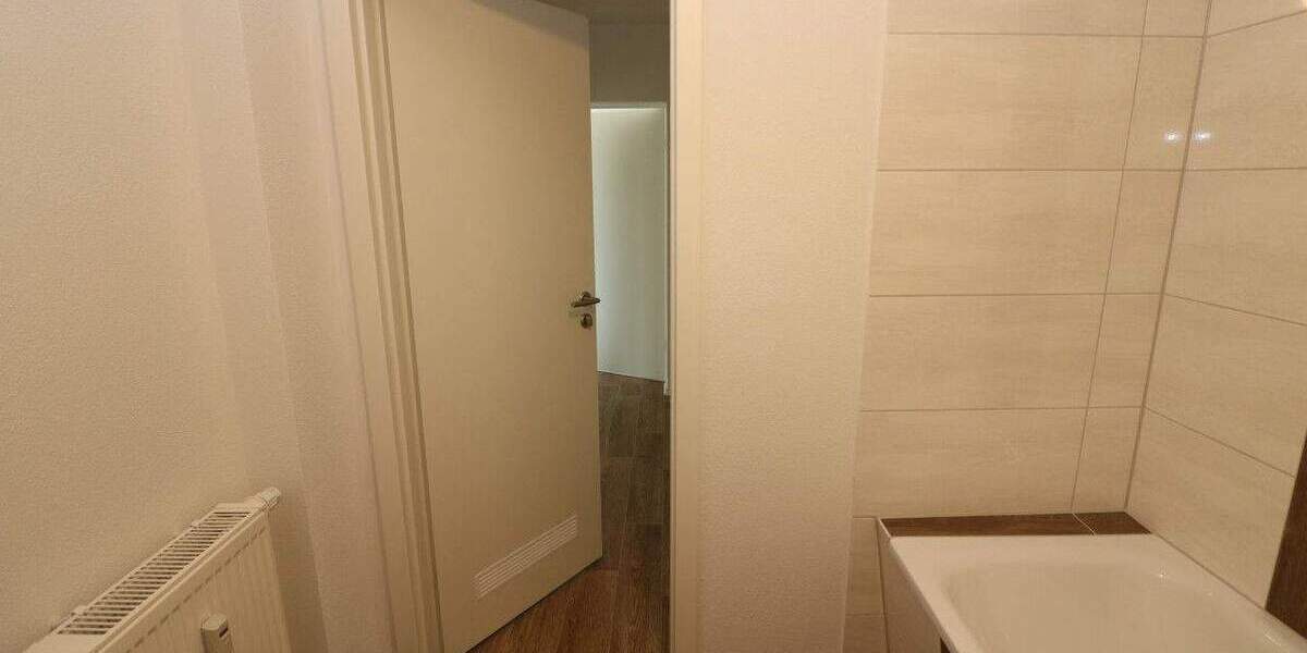 Etagenwohnung Freiberg - 3 Zimmer, 66 m&sup2;, 469&euro; | Angebot:25899902