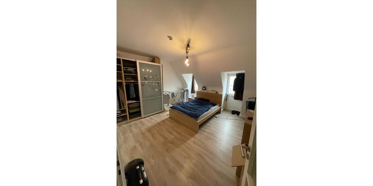 Dachgeschoßwohnung Nürnberg Gibitzenhof - 3 Zimmer, 80 m&sup2;, 700&euro; | Angebot:25022759