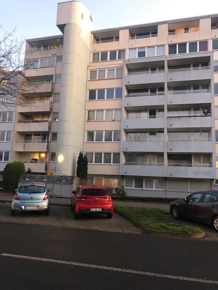 1 Zimmerwohnung in schöner Lage am Volksgartenpark