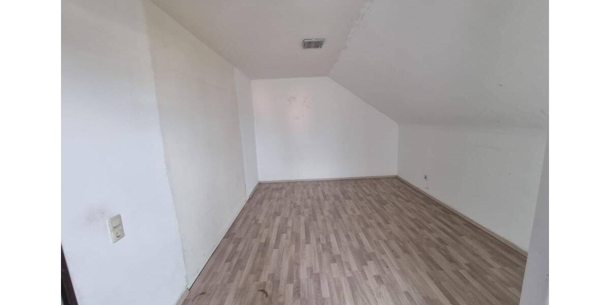 Dachgeschoßwohnung Elsdorf - 2 Zimmer, 70 m&sup2;, 690&euro; | Angebot:26007296